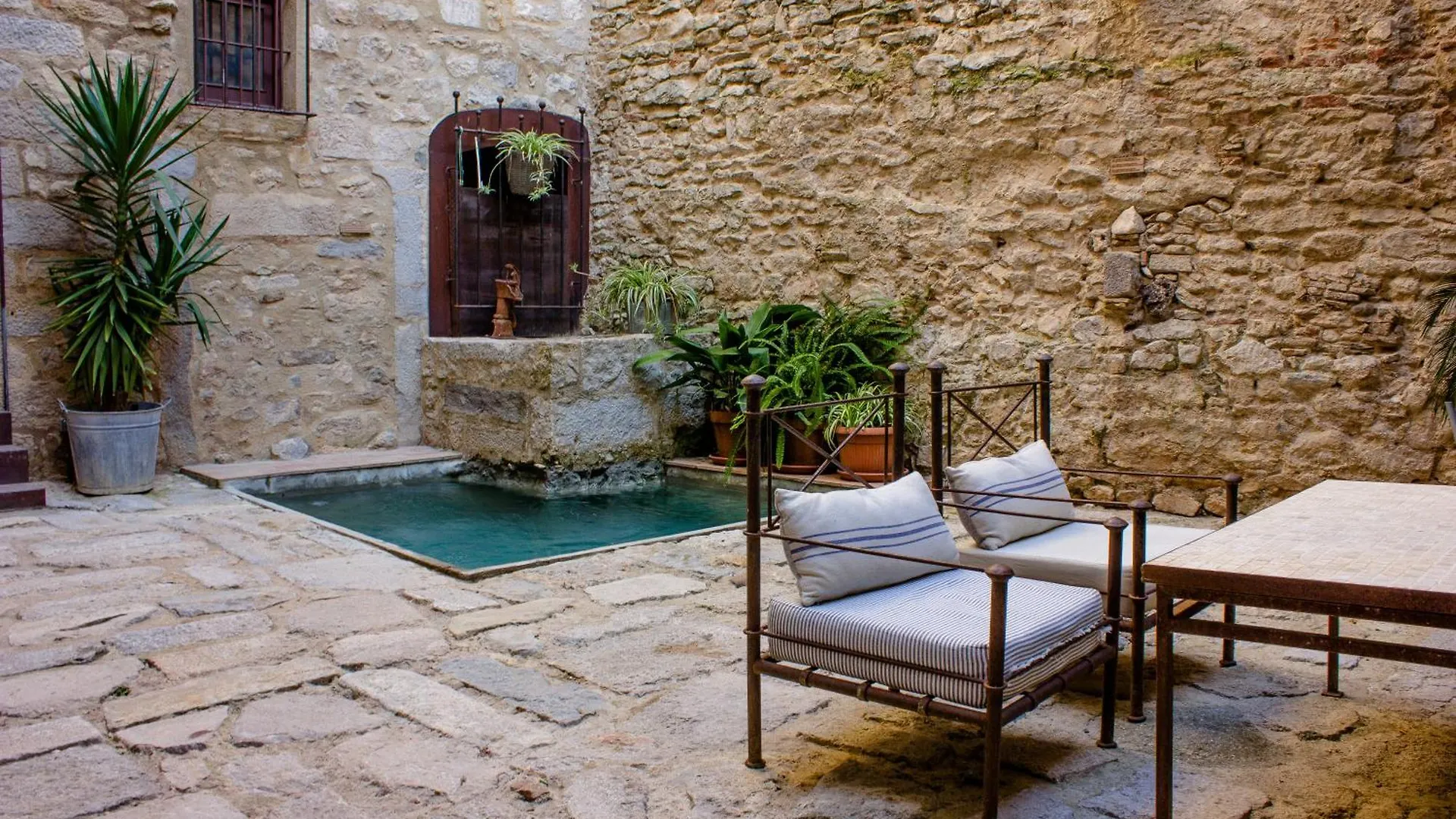 As Palau Dels Alemanys Suites Boutique Monument Gerona