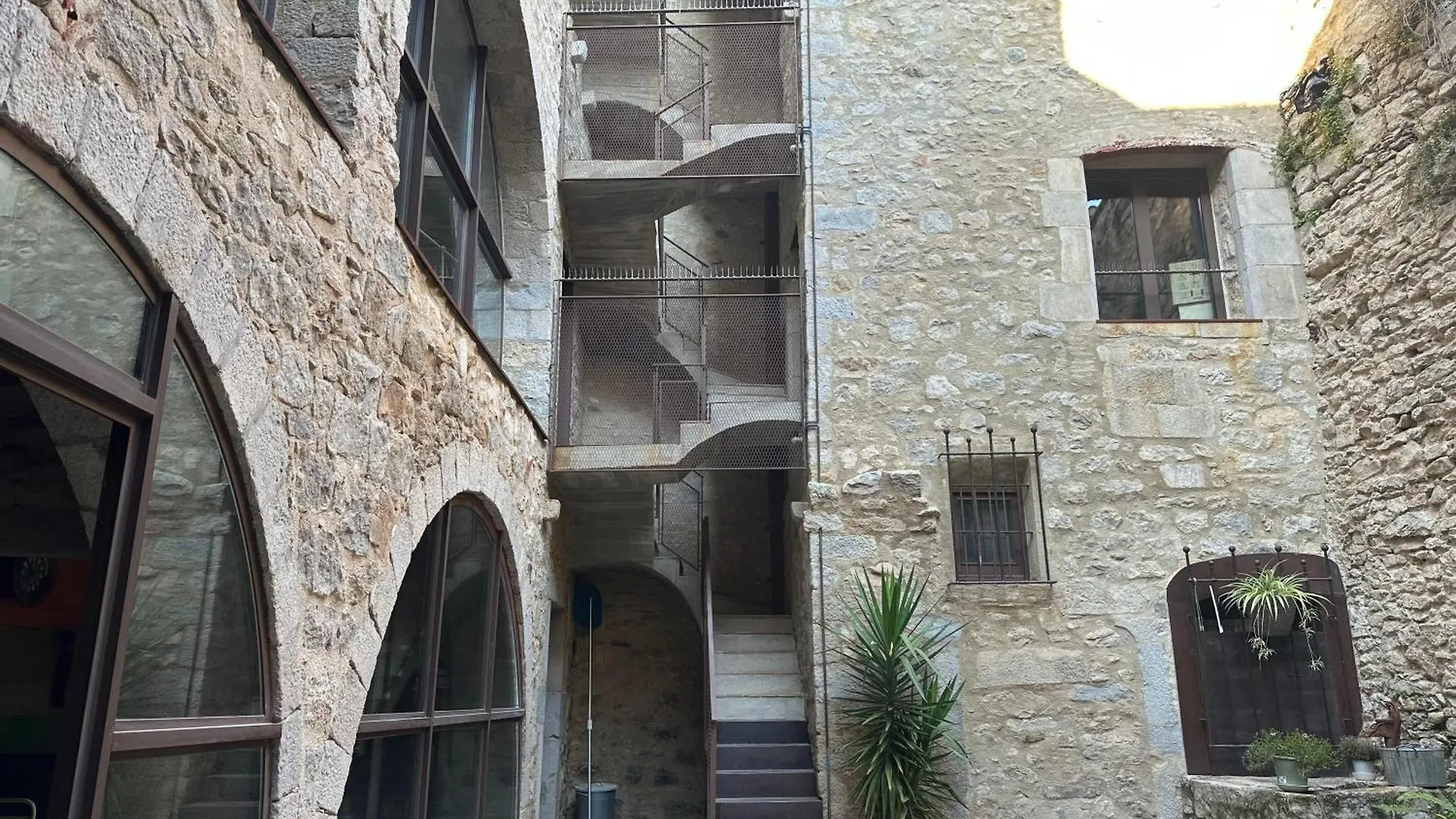 Aparthotel As Palau Dels Alemanys Suites Boutique Monument Girona