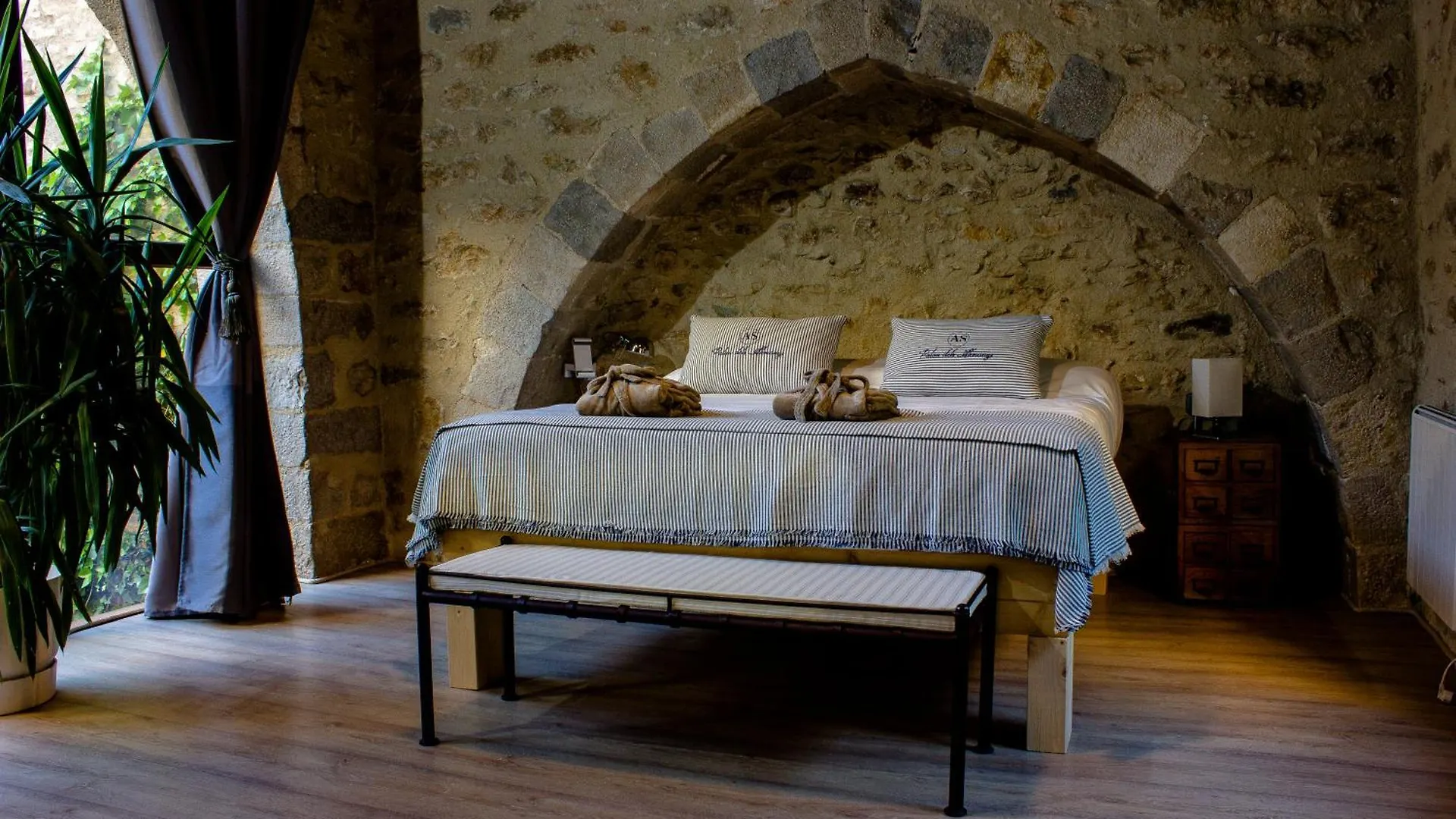 As Palau Dels Alemanys Suites Boutique Monument Gerona