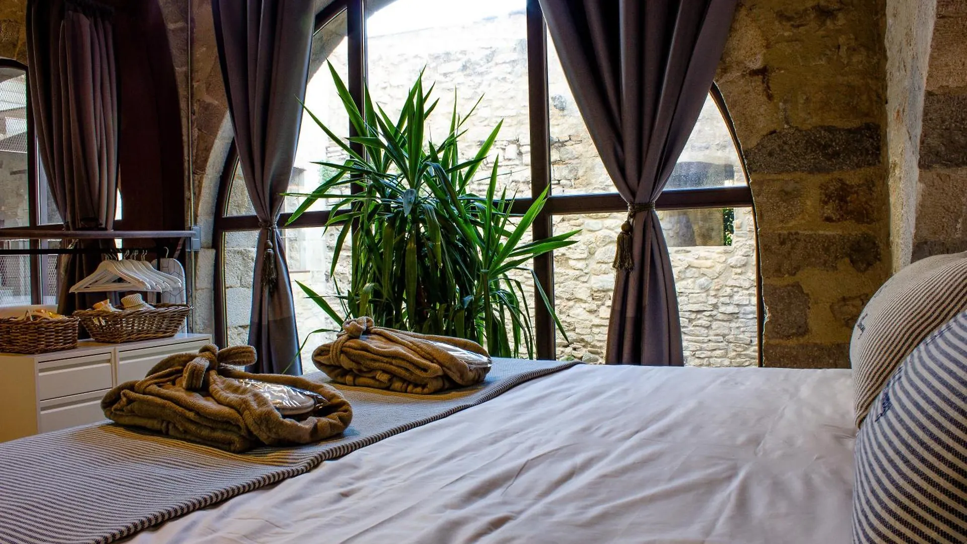 As Palau Dels Alemanys Suites Boutique Monument Gerona Apartahotel