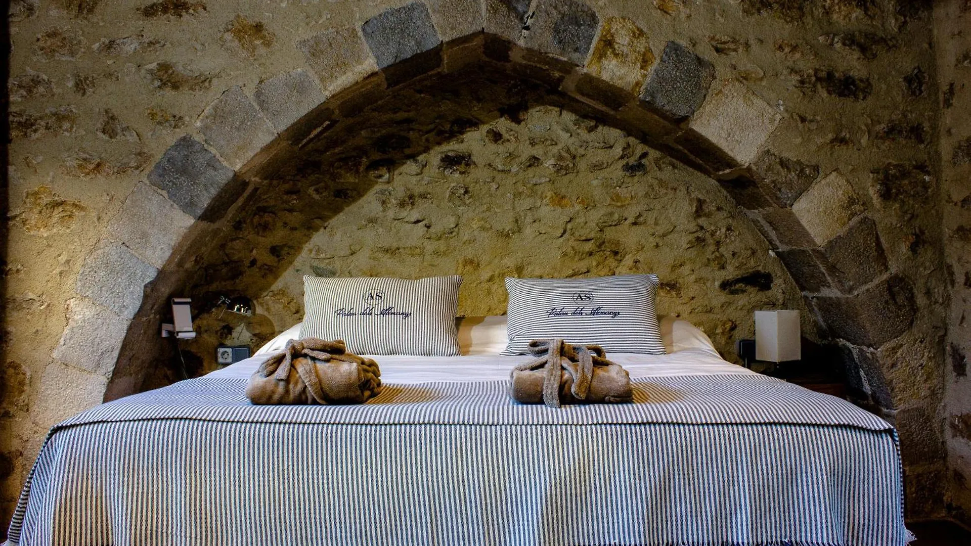 As Palau Dels Alemanys Suites Boutique Monument Girona Aparthotel