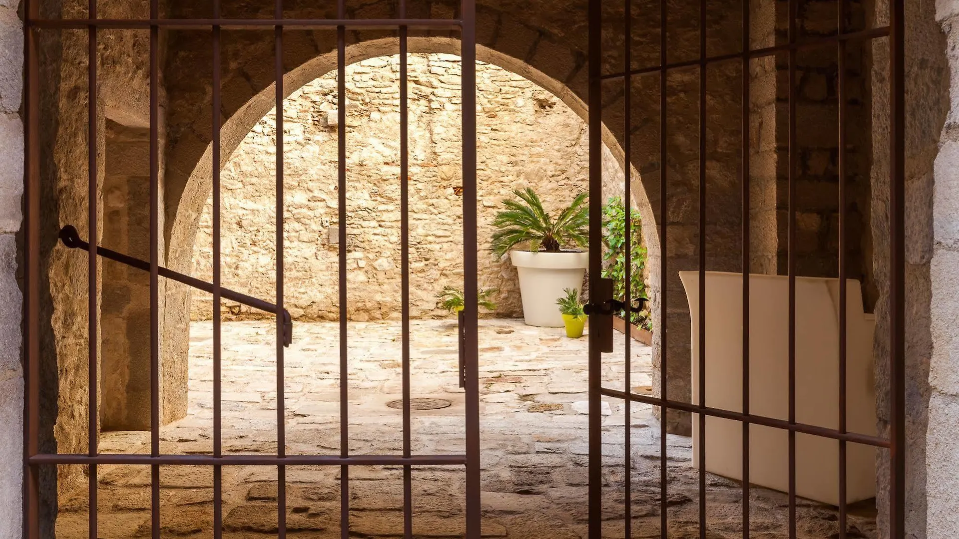 As Palau Dels Alemanys Suites Boutique Monument Gerona 3*,